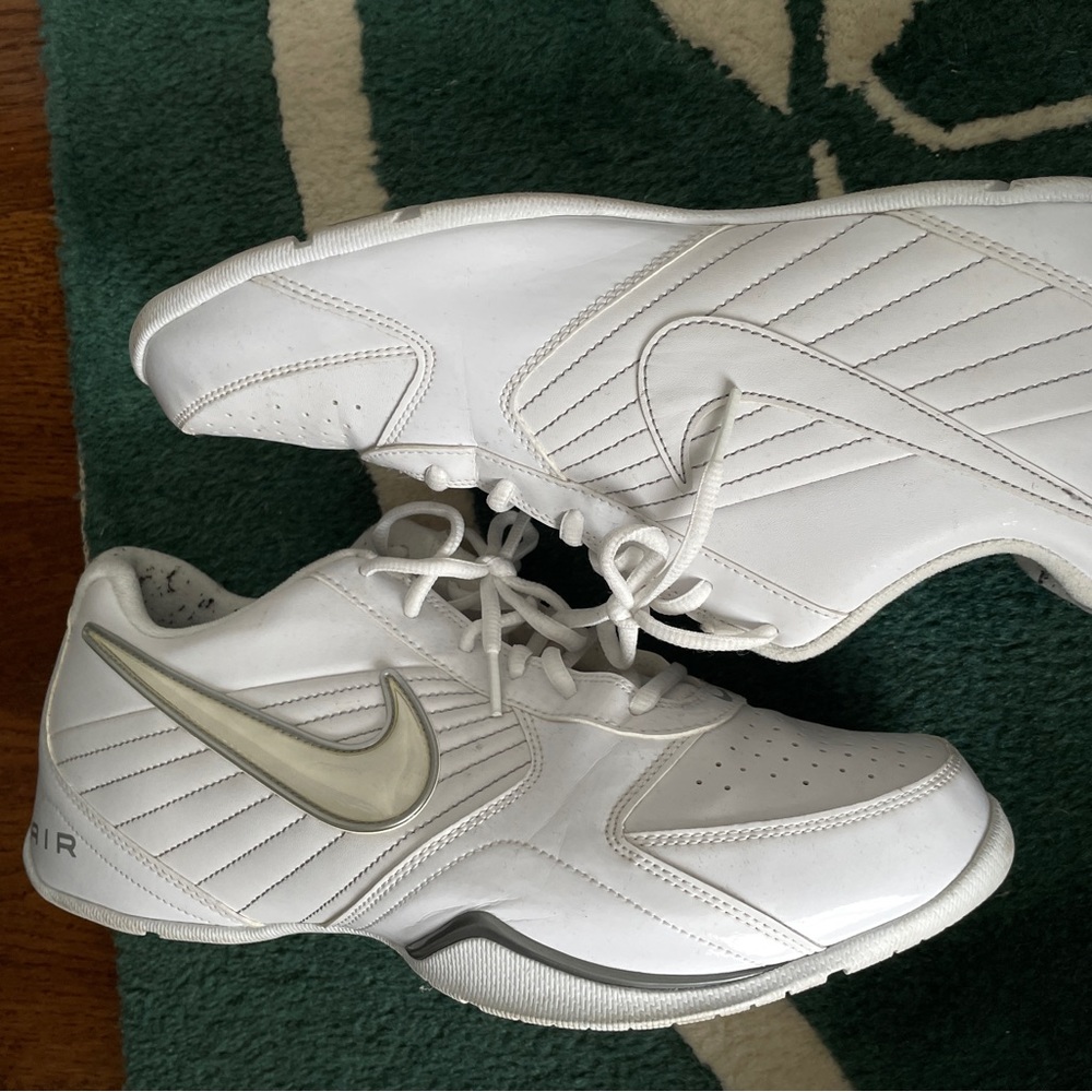 White NIKE Sneakers